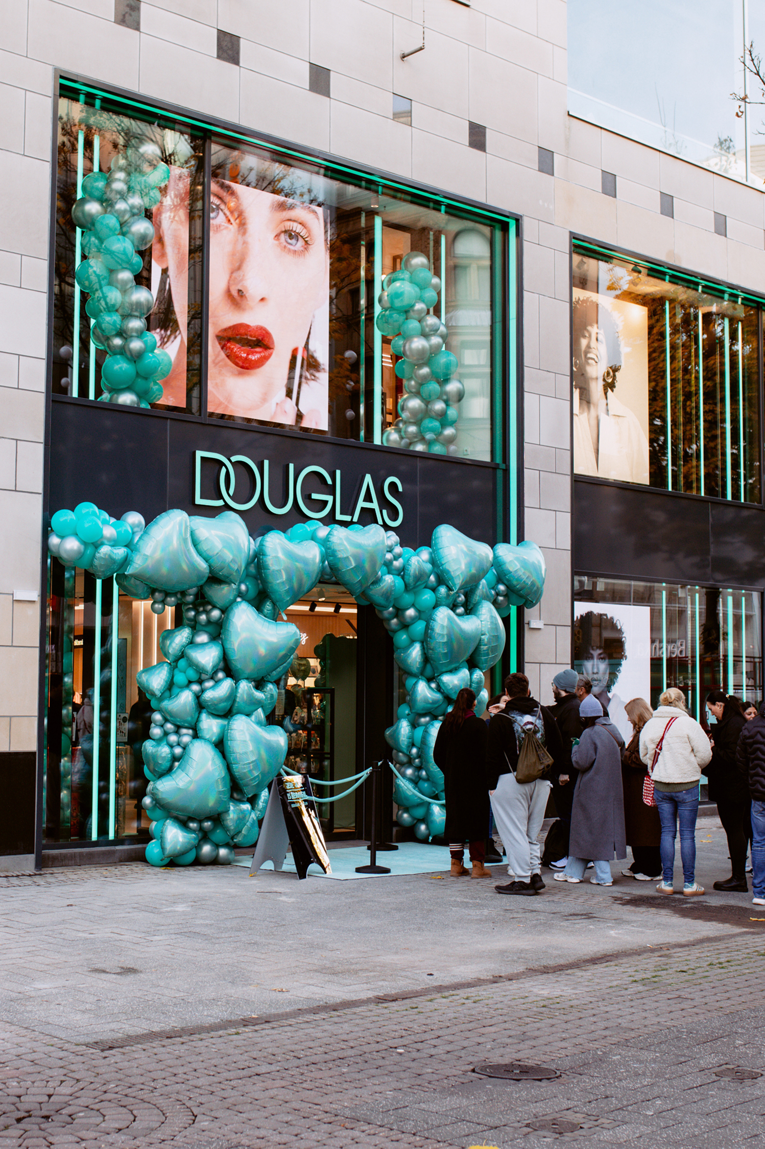 DOUGLAS-Flagship-Store-Koeln