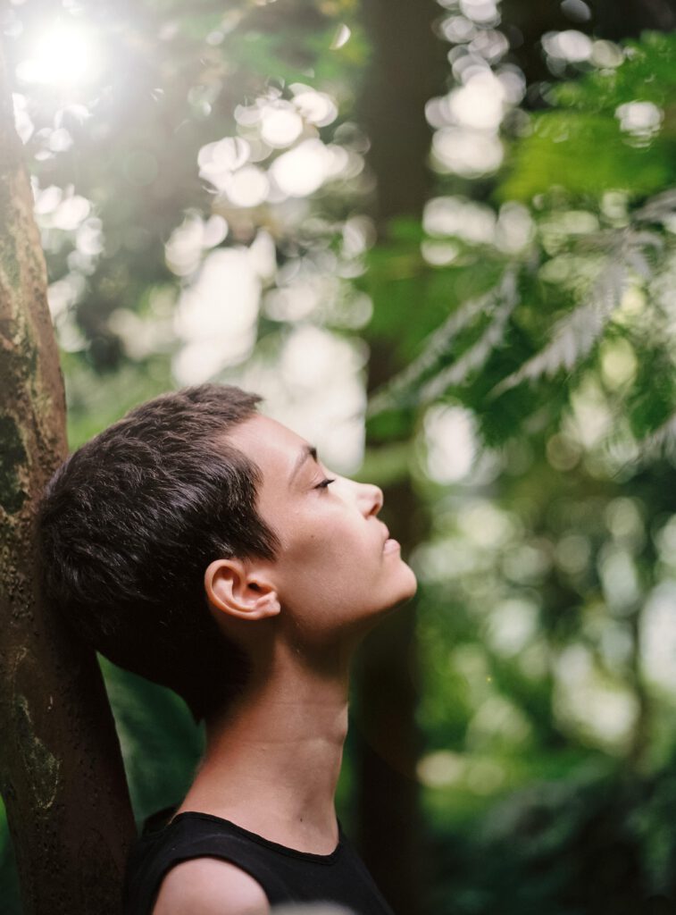 Foto Frau im Wald