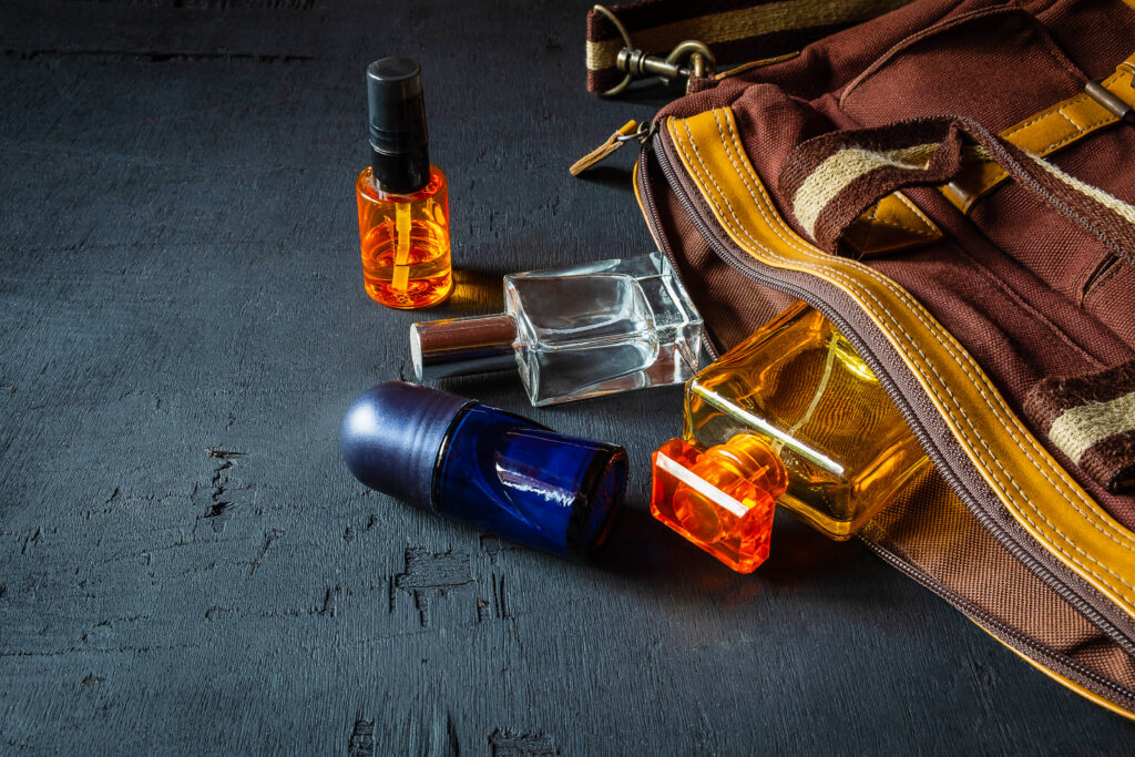 Tasche mit Parfumflakons